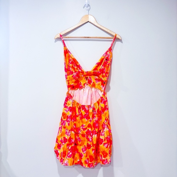 SHEIN Orange and pink floral dress with open back - Picture 6 of 7
